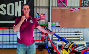 Gold medal caps hot Golden Gloves feat