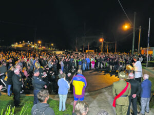 Record crowd at Dawn Service and the parade returns