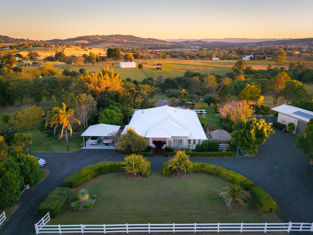 Views in every direction and high end finishes