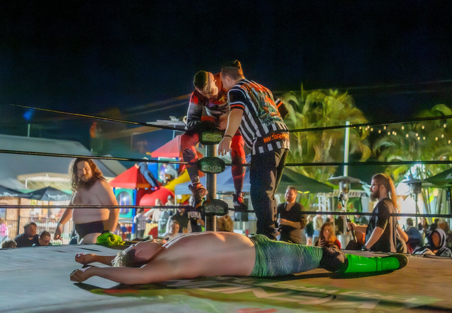 Body slams and blood back at Walloon